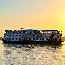 MS Queen Isis
